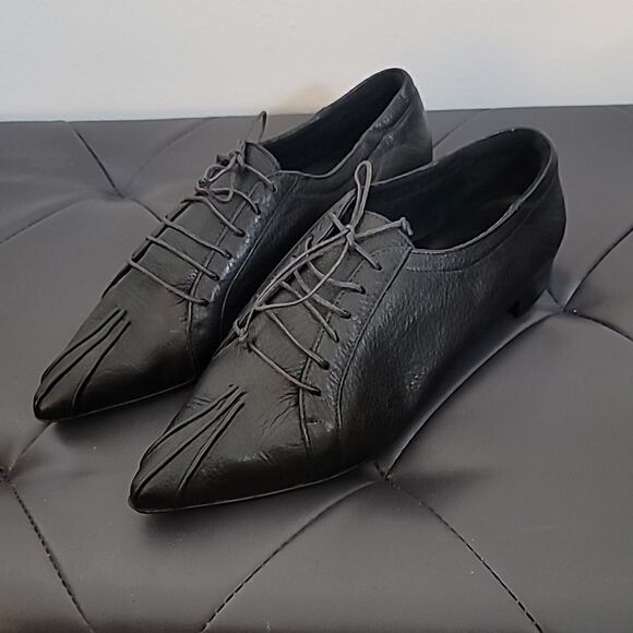 Modern Vice Black Leather Lace up Minimalist Shoe. - Picture 1 of 8
